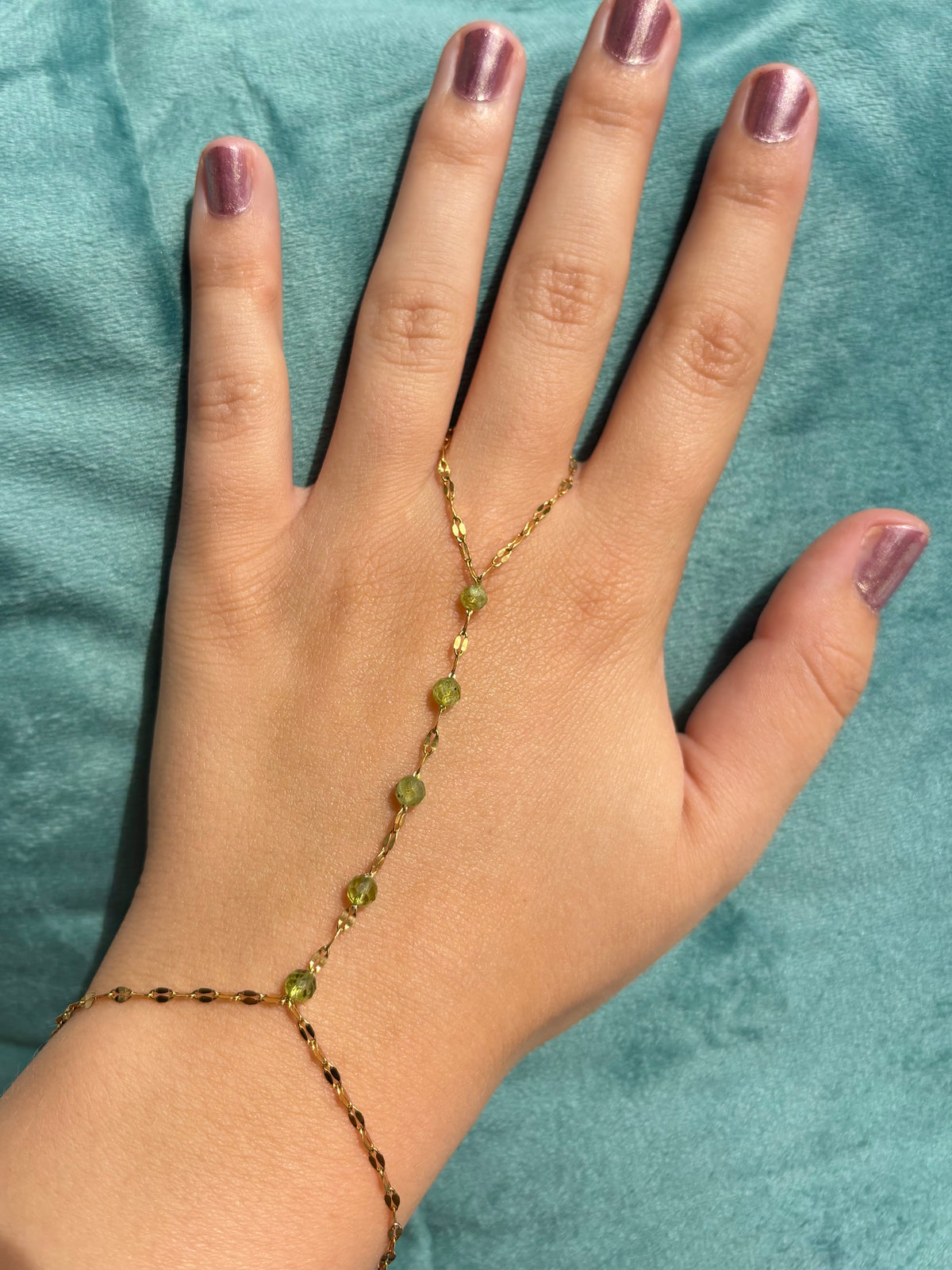Solstice hand chain goud