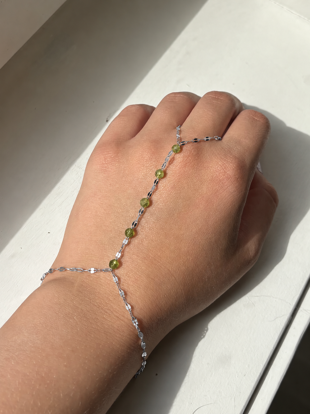 Solstice hand chain zilver